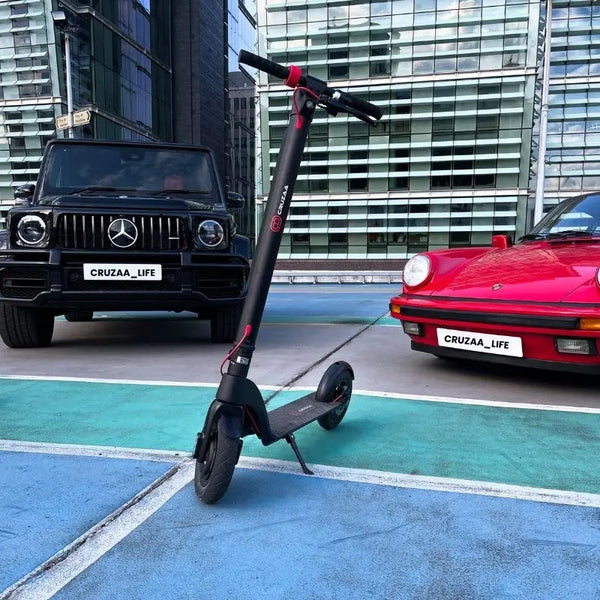 Cruzaa Commuta E-Scooter 350W Carbon Black - Pedal & Chain