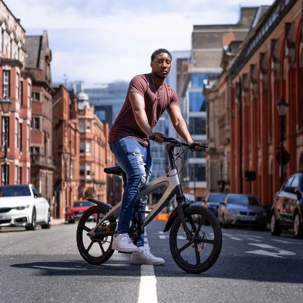 Cruzaa Electric Bike 2021 240W City E-Byke Bluetooth Speakers - Pedal & Chain