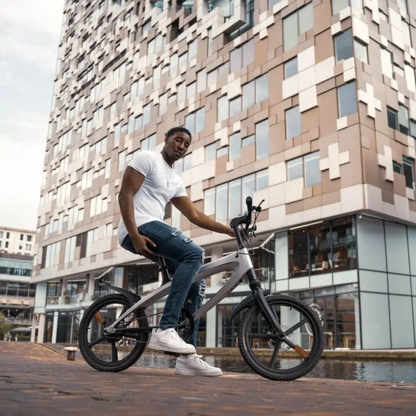 Cruzaa Electric Bike 2021 240W City E-Byke Bluetooth Speakers - Pedal & Chain