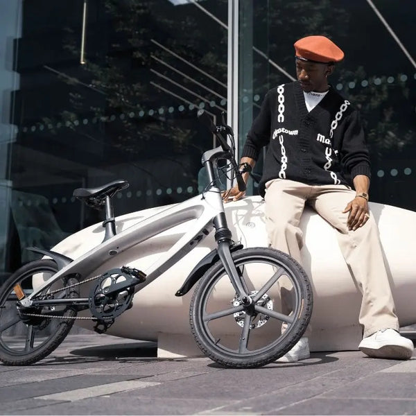 Cruzaa Electric Bike 2021 240W City E-Byke Bluetooth Speakers - Pedal & Chain