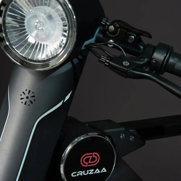 Cruzaa Scoota 240W Electric Scooter Carbon Black Racing White - Pedal & Chain