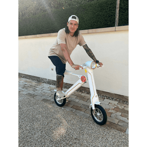 Cruzaa E-Scooter PRO Racing – with Built-in Speakers & Bluetooth 350W Cruzaa